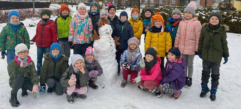 Zimowe zabawy na śniegu – klasa 1a