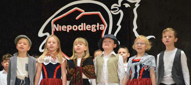 Przedstawienie „Droga do niepodległości” – klasa 1c